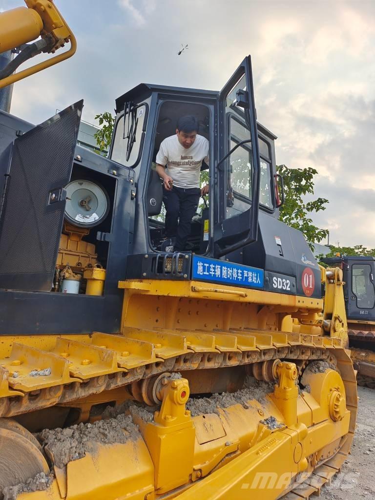 Shantui SD 32 Buldozer sobre oruga