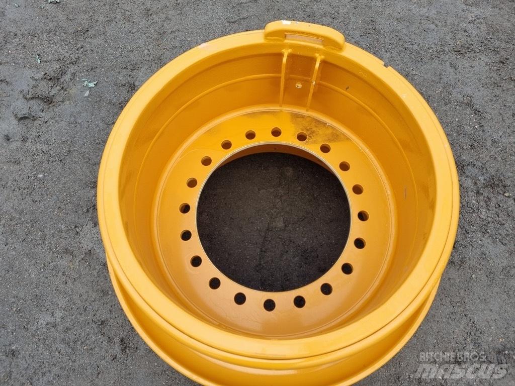 CASE 921 E rims Neumáticos, ruedas y llantas