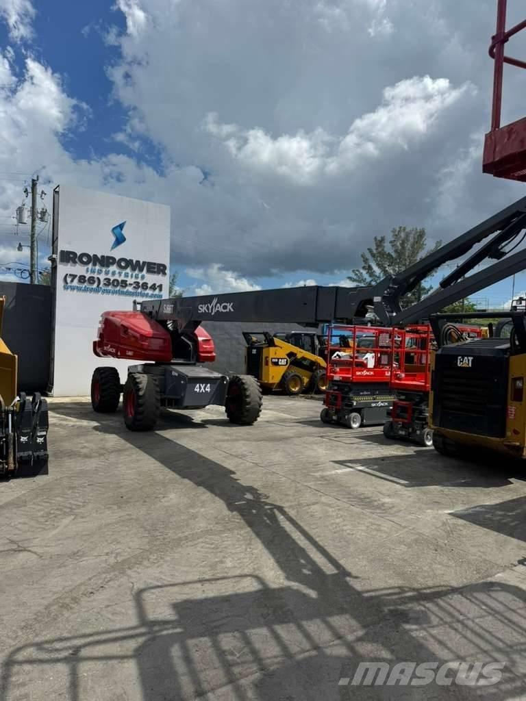 SkyJack SJ 66 T Plataforma de trabajo articulada