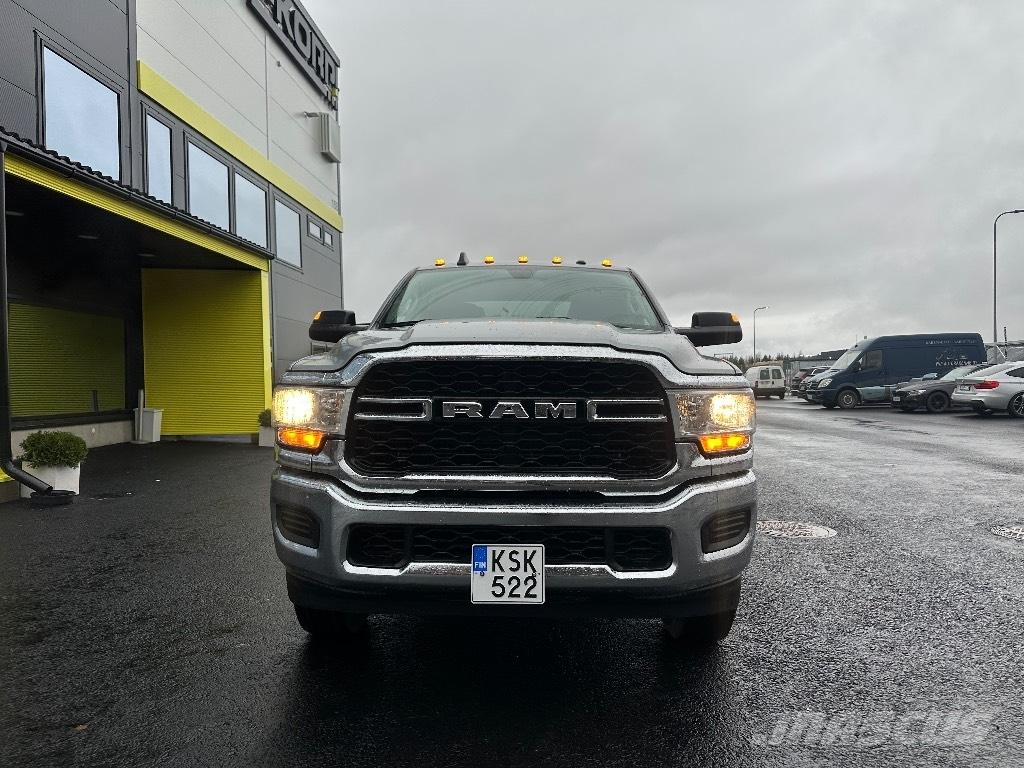 RAM 2500 Tradesman Furgonetas caja abierta
