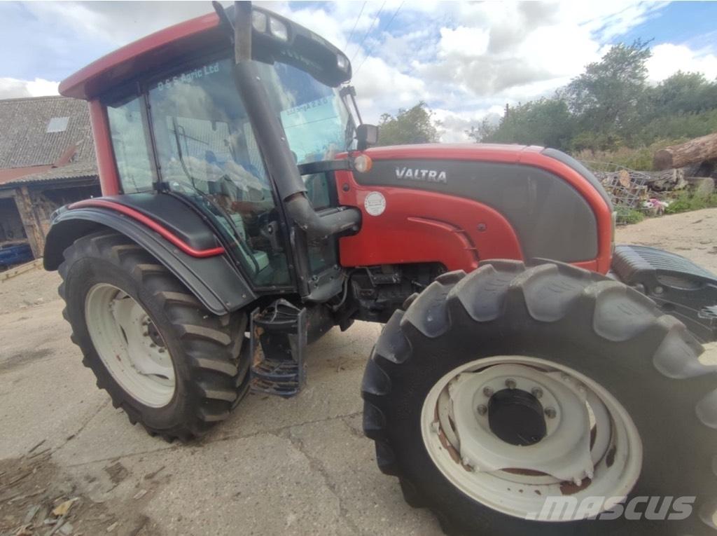 Valtra N 101 Tractores