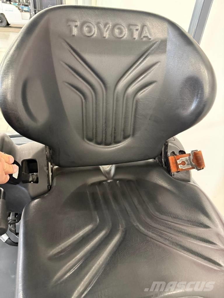 Toyota 11052 - 8FBE16T Carretillas de horquilla eléctrica