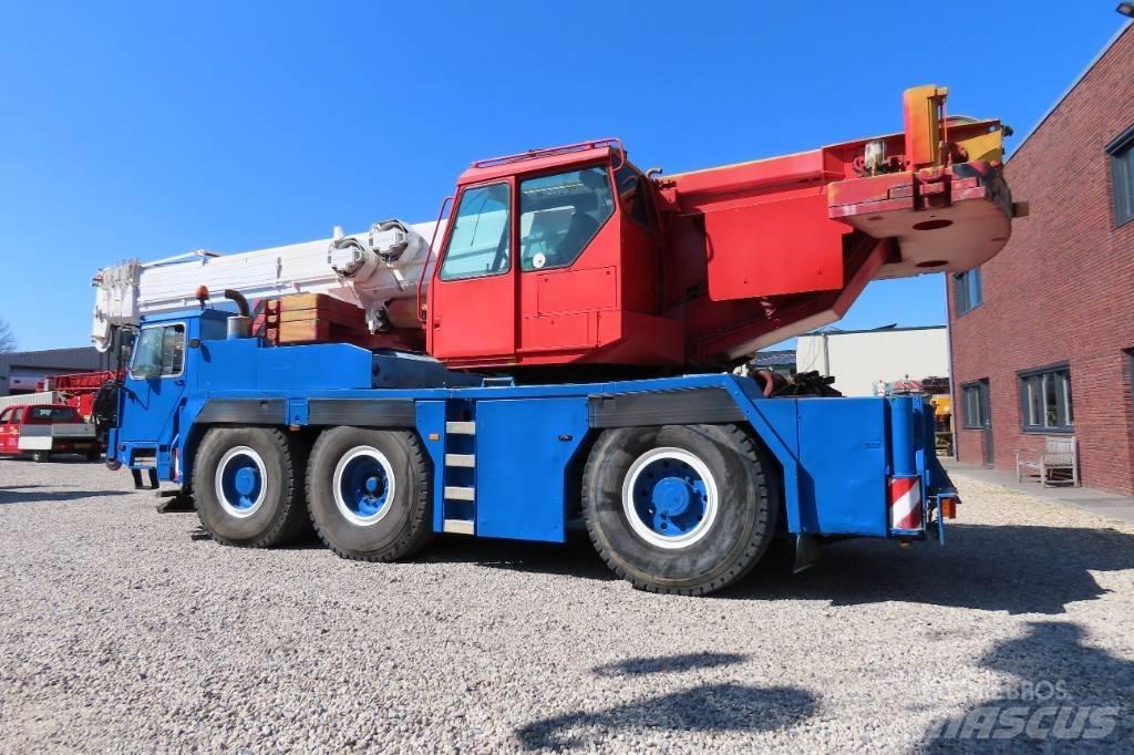 Liebherr LTM 1050-1 Grúas todo terreno