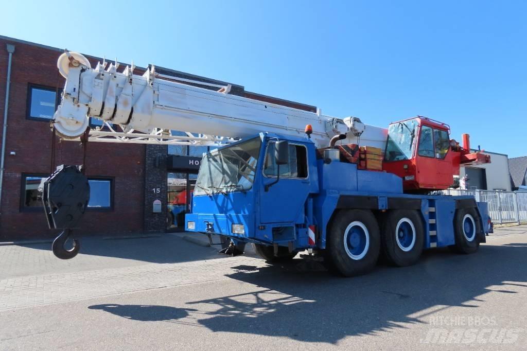 Liebherr LTM 1050-1 Grúas todo terreno