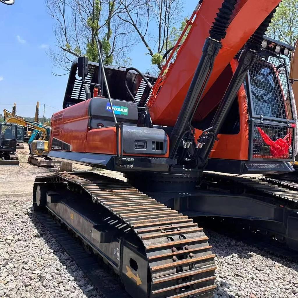 Doosan DX 225 LC Excavadoras de cadenas