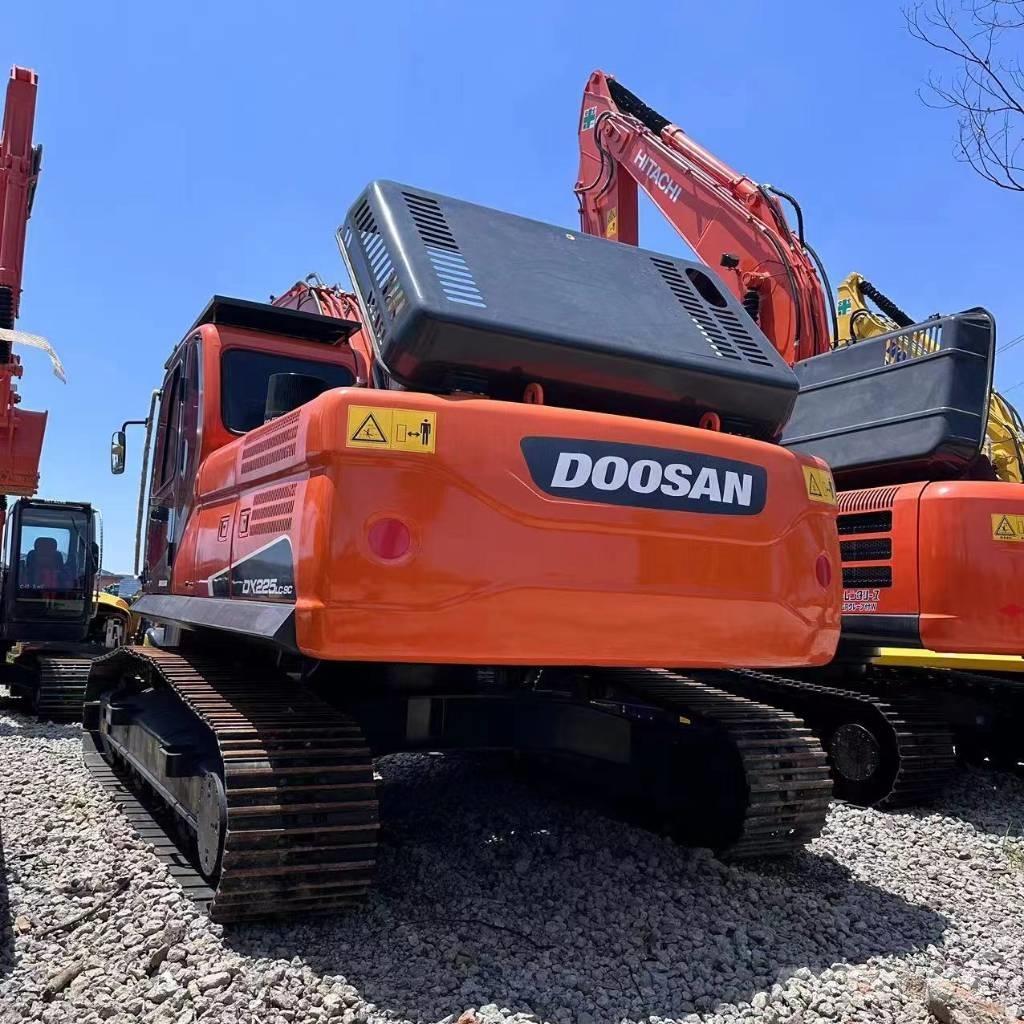 Doosan DX 225 LC Excavadoras de cadenas