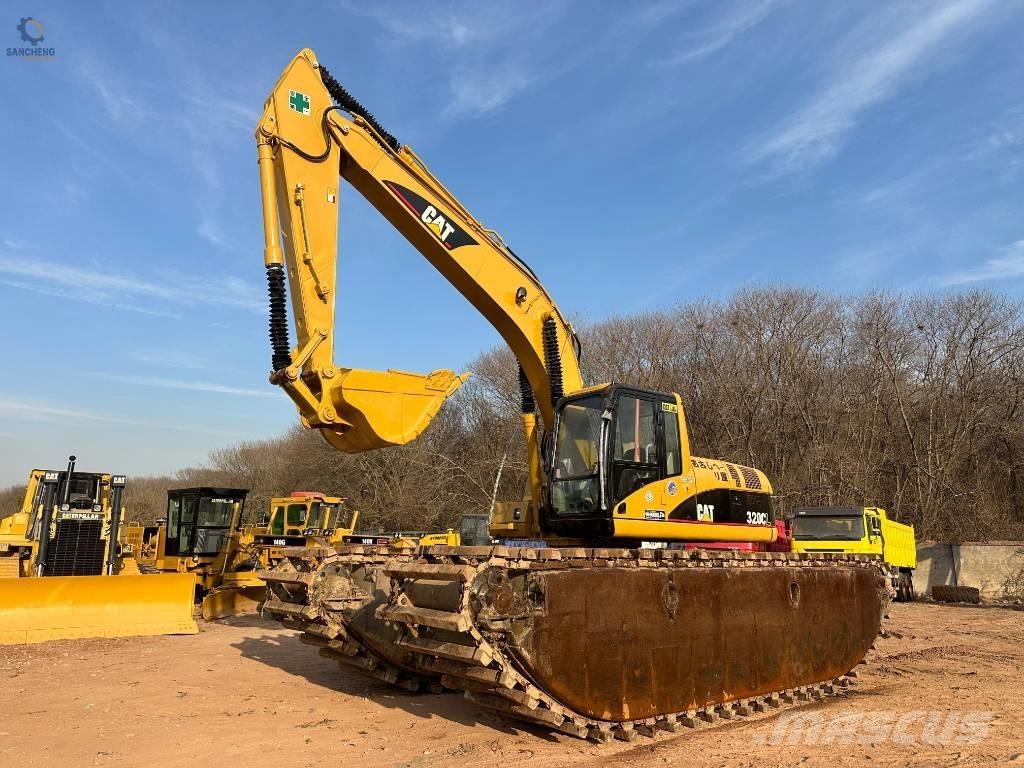 CAT 320 C L Excavadoras anfibio