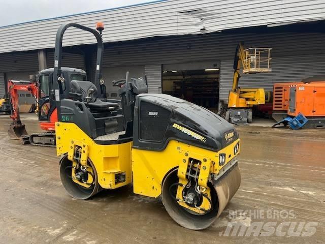 Bomag BW 100 AD-5 Rodillos de doble tambor