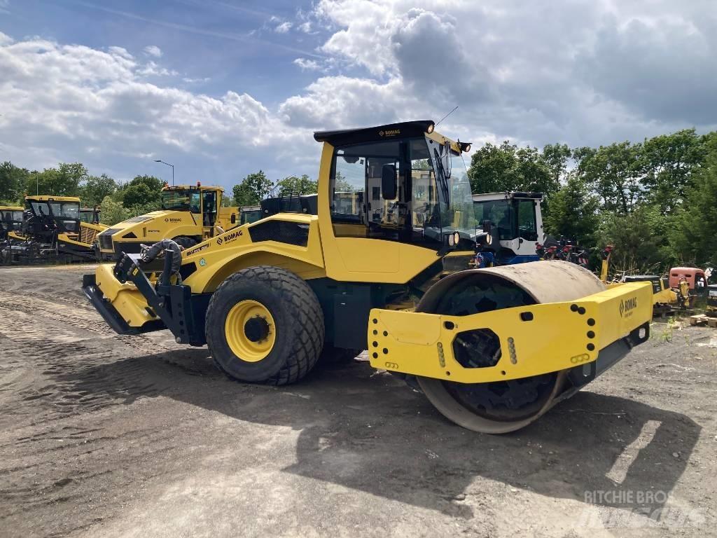 Bomag BW 213 DH-5 Compactadores de suelo