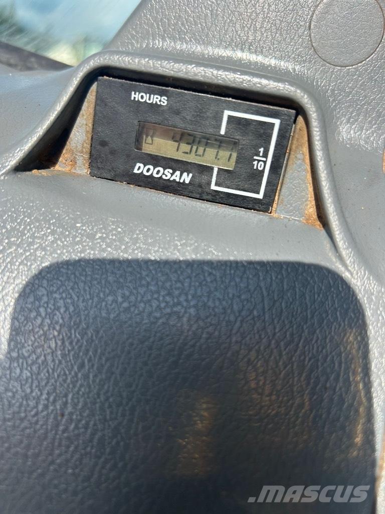 Doosan DX140 LC-7 Excavadoras de cadenas