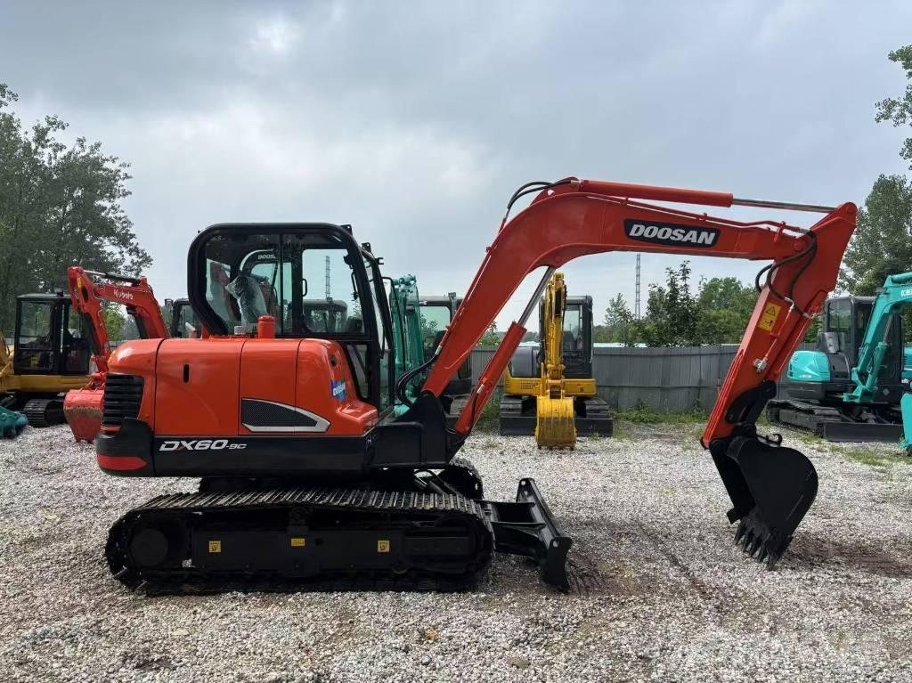 Doosan DX 60 Mini excavadoras < 7t