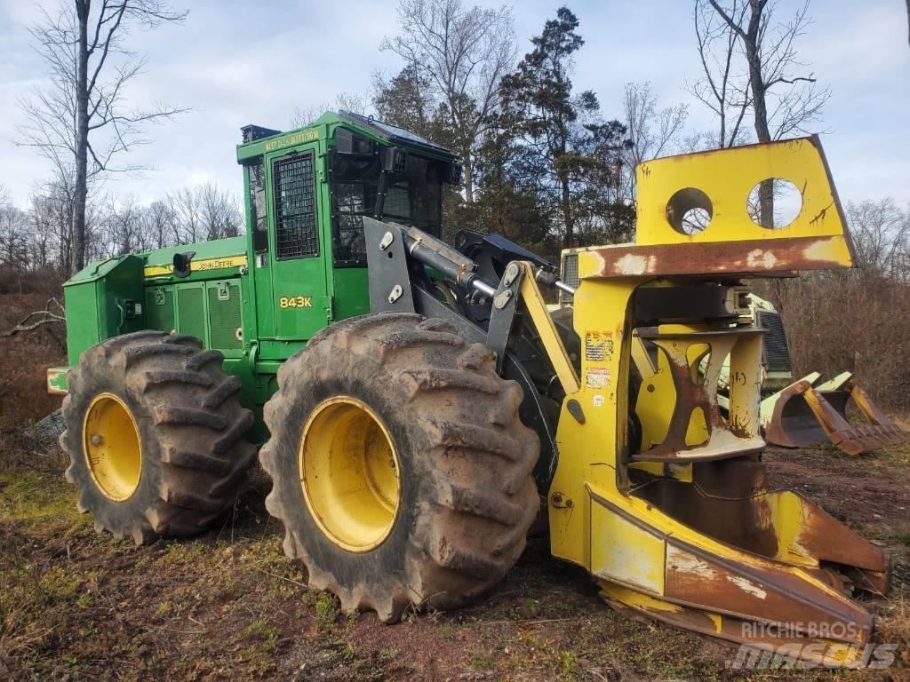 John Deere 843 K Talador apilador