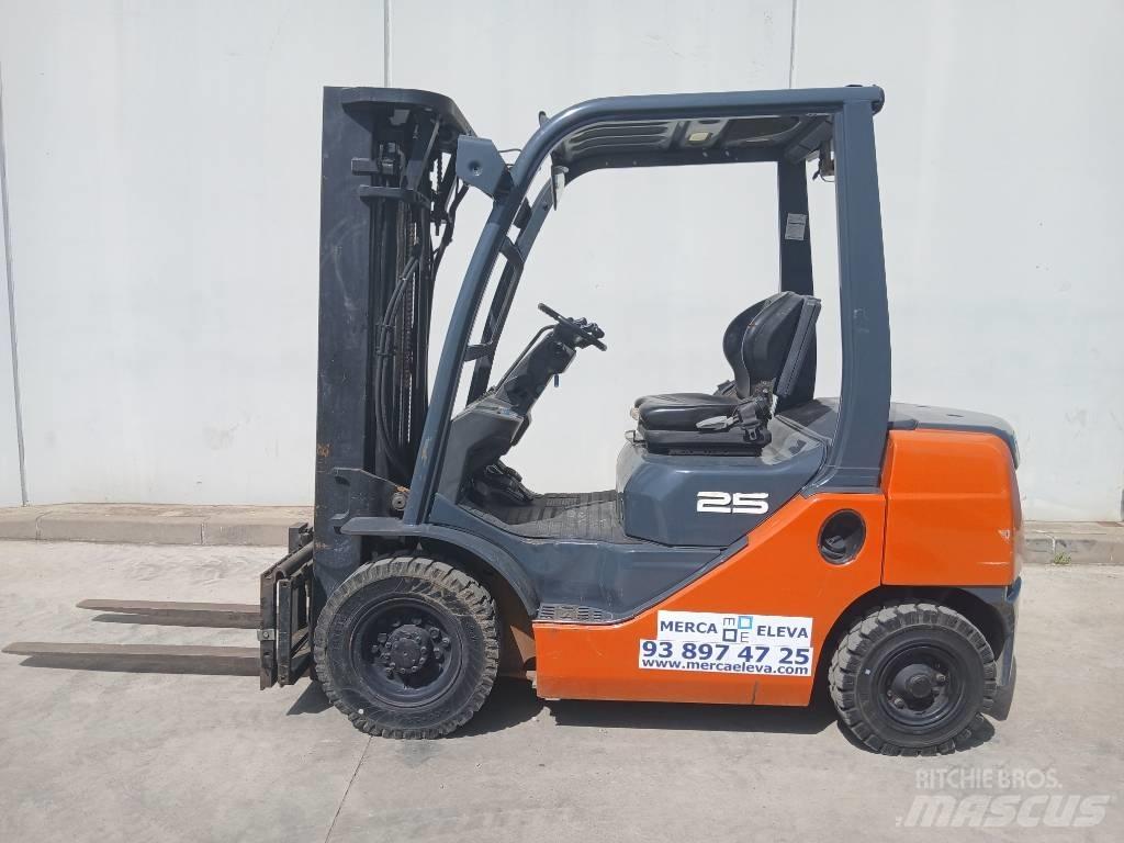 Toyota 02-8FDF25 Carretillas diesel