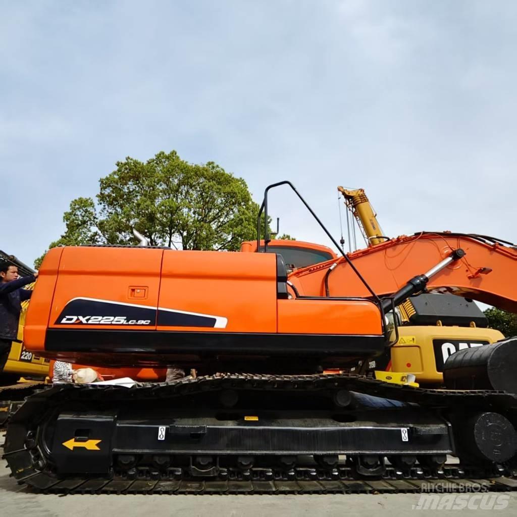Doosan DX 225 Excavadoras de cadenas