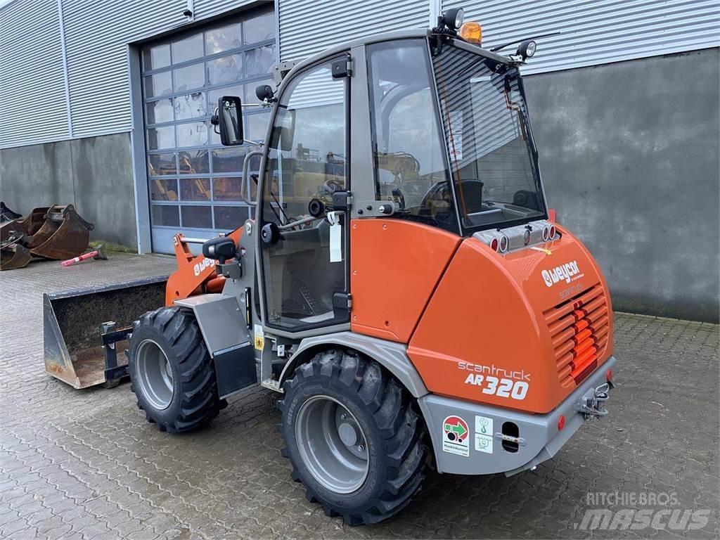 Weycor AR320 Cab Cargadoras multifunción