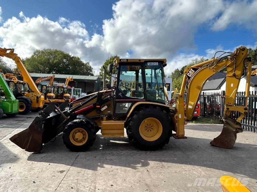 CAT 428 D Retrocargadoras