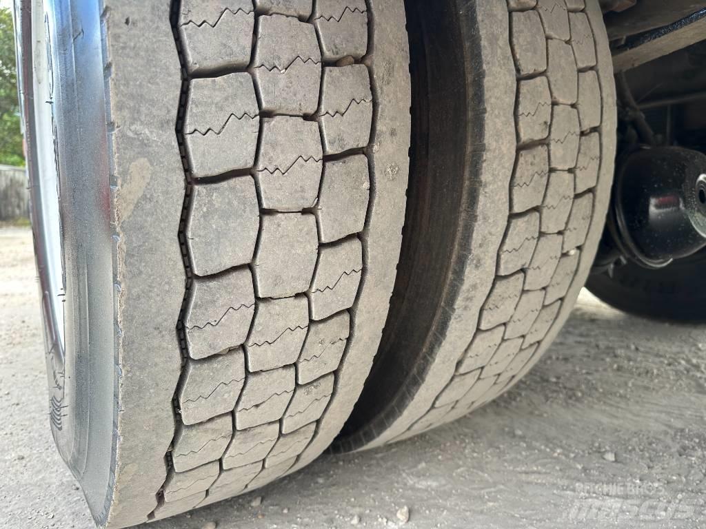 Ford F 750 XL SD Camiones grúa