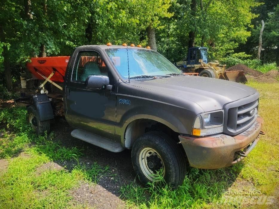 Ford F 350 Camiones caja cerrada