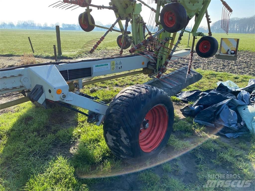 CLAAS liner 3000 Rastrillos y henificadores