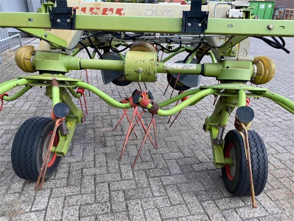 CLAAS volto 1050T Rastrillos y henificadores