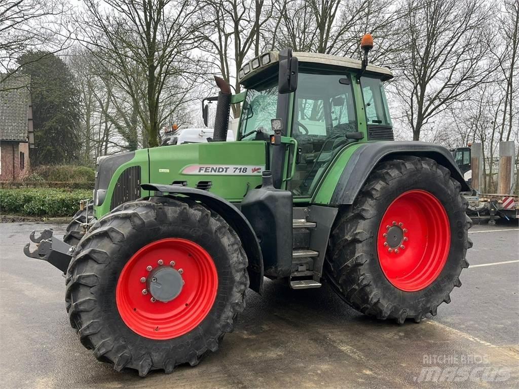 Fendt 718 COM3 Tractores
