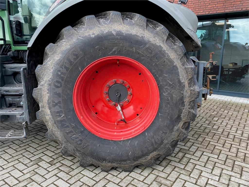 Fendt 826 Vario Tractores