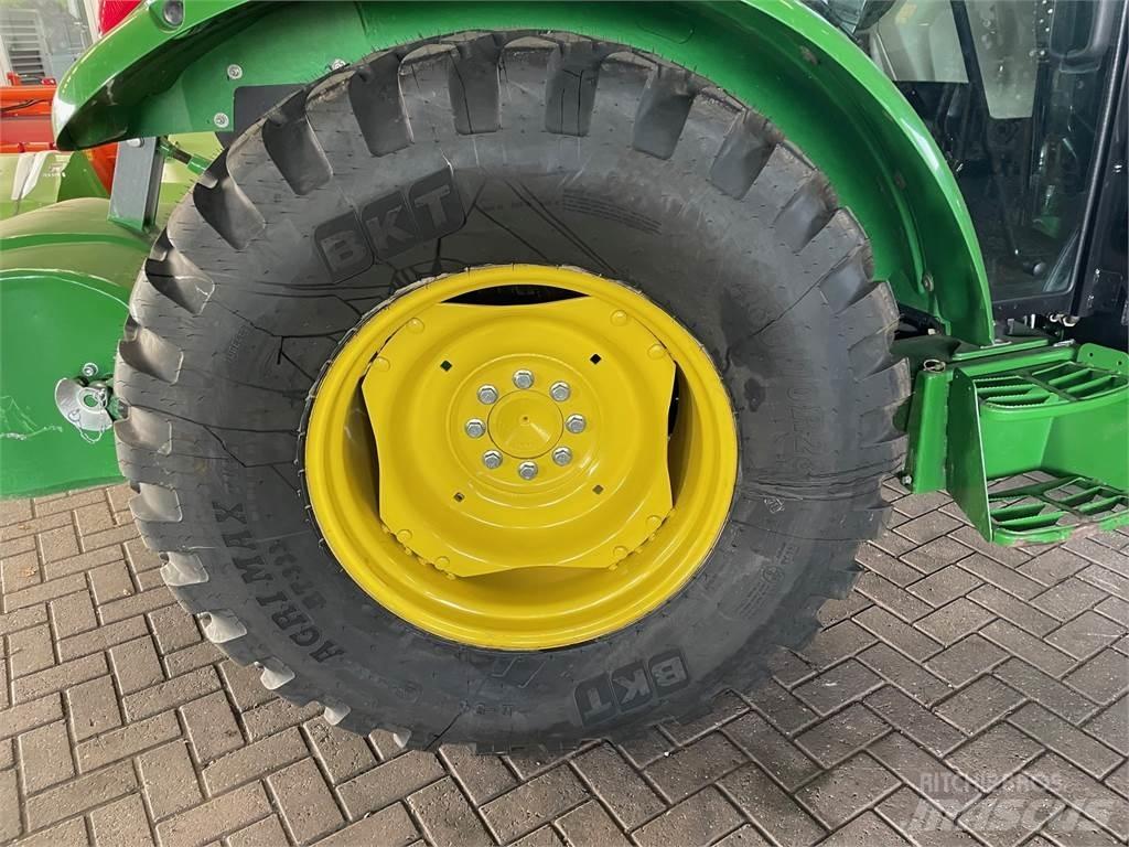 John Deere 5058 Tractores