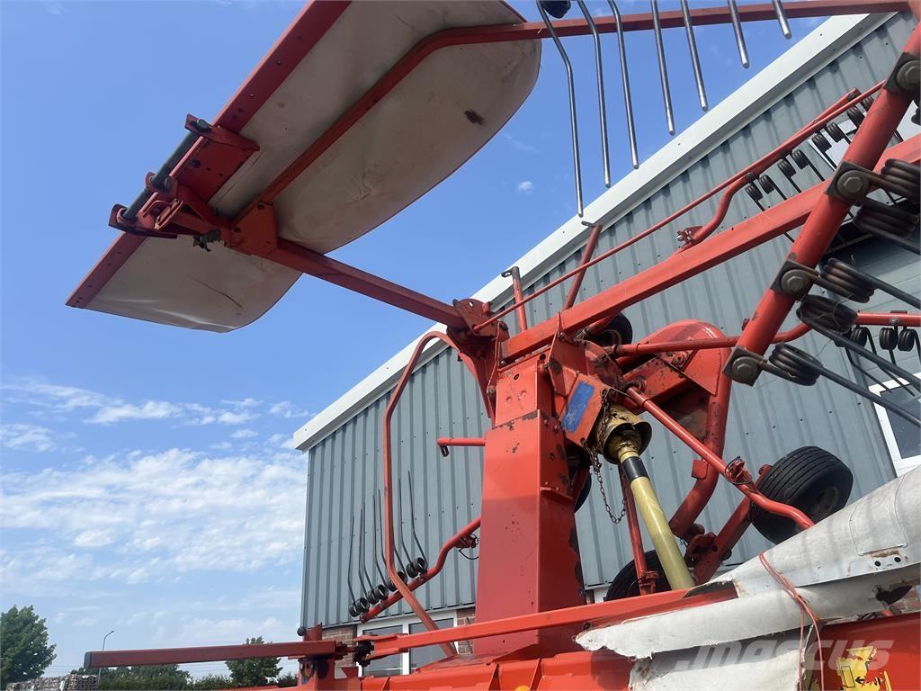 Kuhn 7302 DL Rastrillos y henificadores