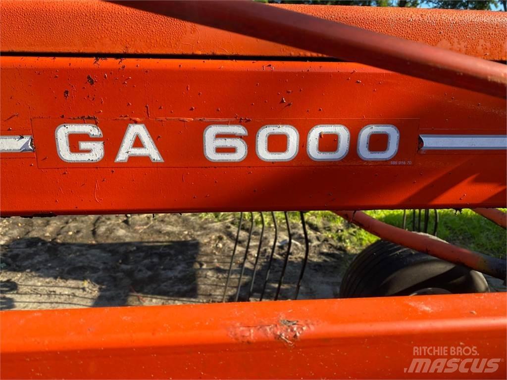 Kuhn GA 6000 Rastrillos y henificadores