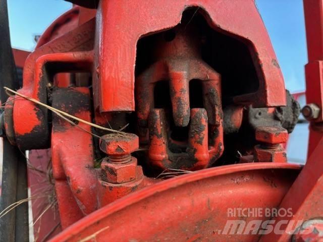 Kuhn GF 10601 TO Rastrillos y henificadores