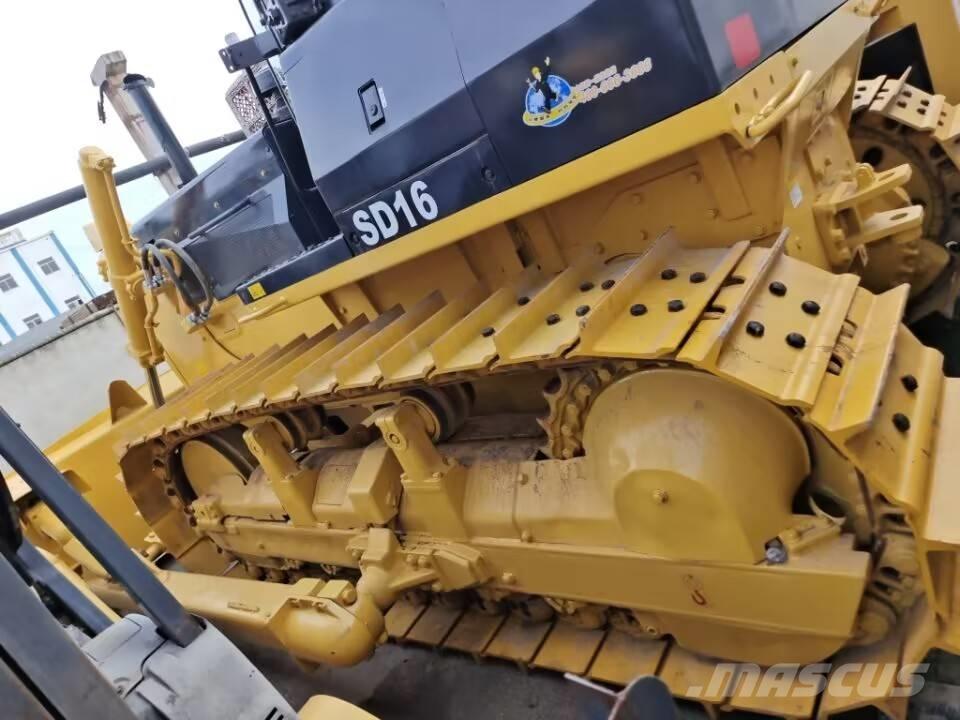 Shantui SD16 Buldozer sobre oruga