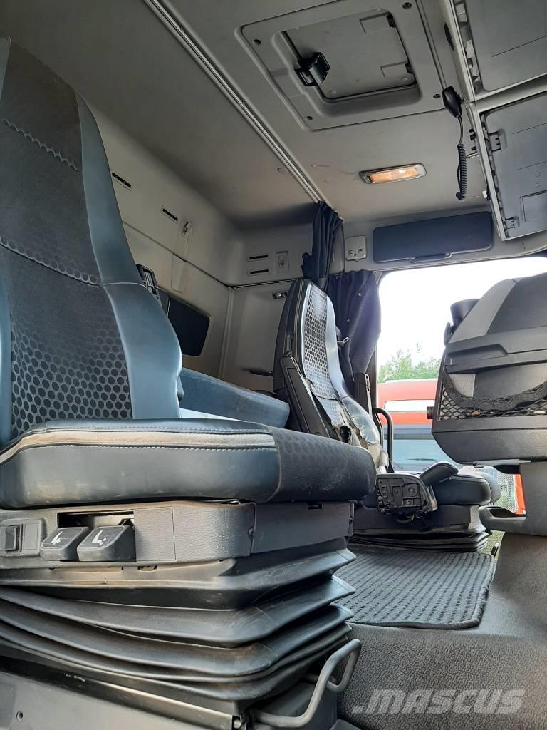 Volvo FH 13 Camiones caja cerrada