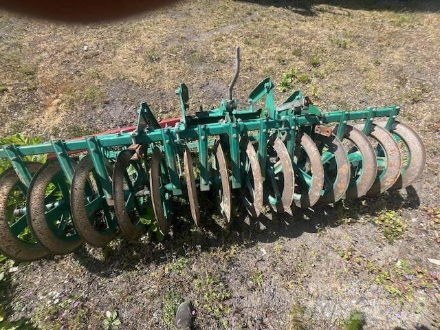 Kverneland IP PAKKER Arados reversibles suspendidos