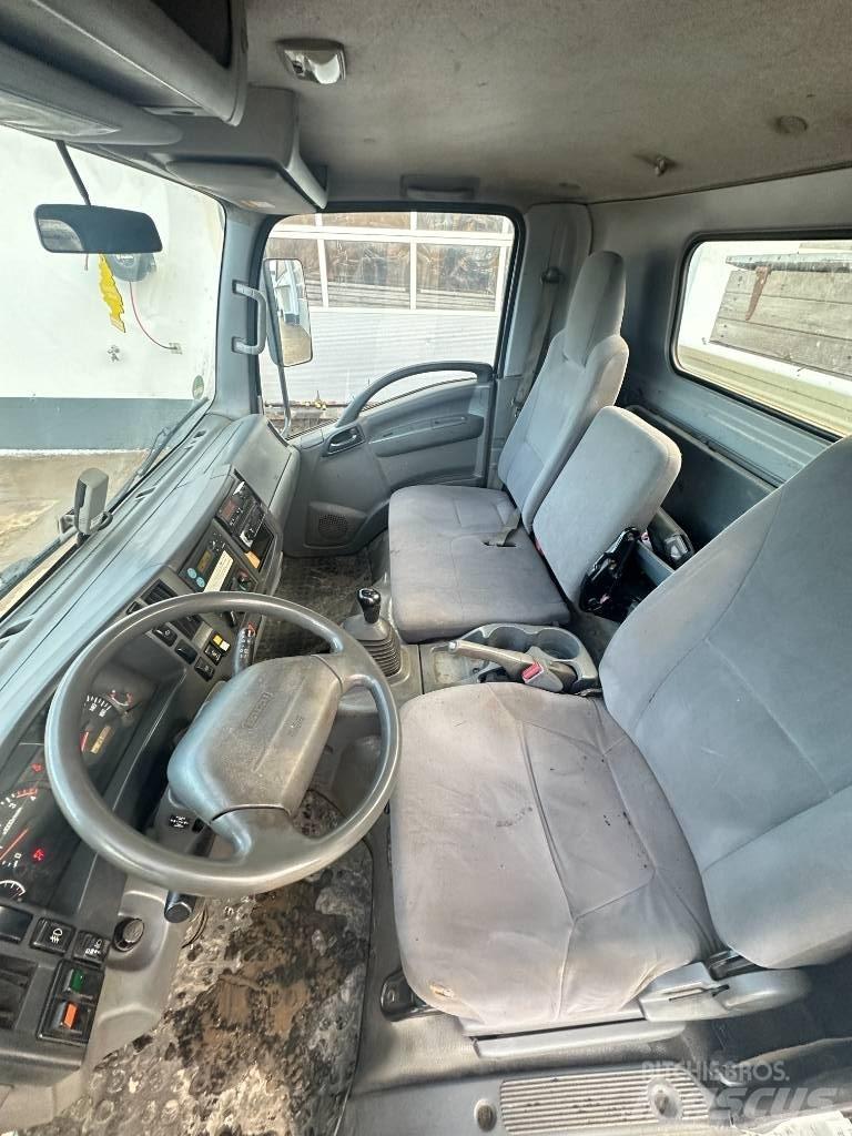 Isuzu N2R 75 D Camiones bañeras basculantes o volquetes