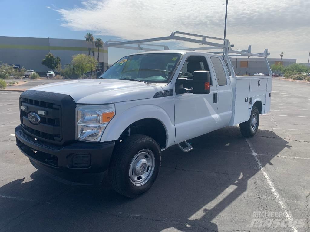 Ford F 250 XL SD Maquinaria para servicios públicos