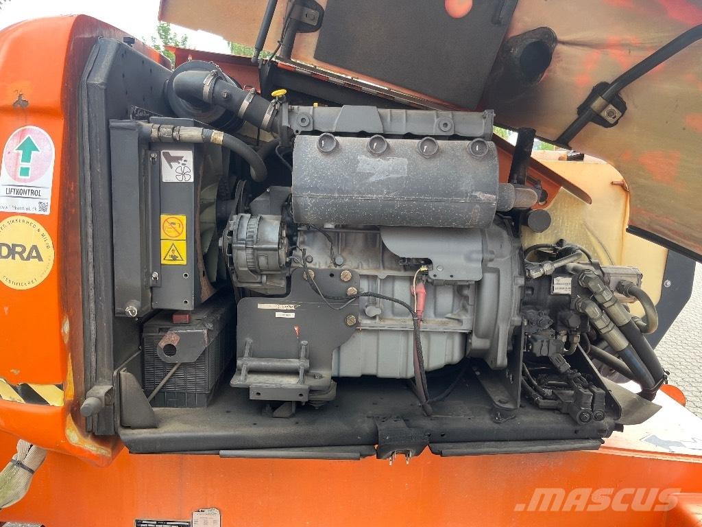 JLG 600 AJ Plataforma de trabajo articulada