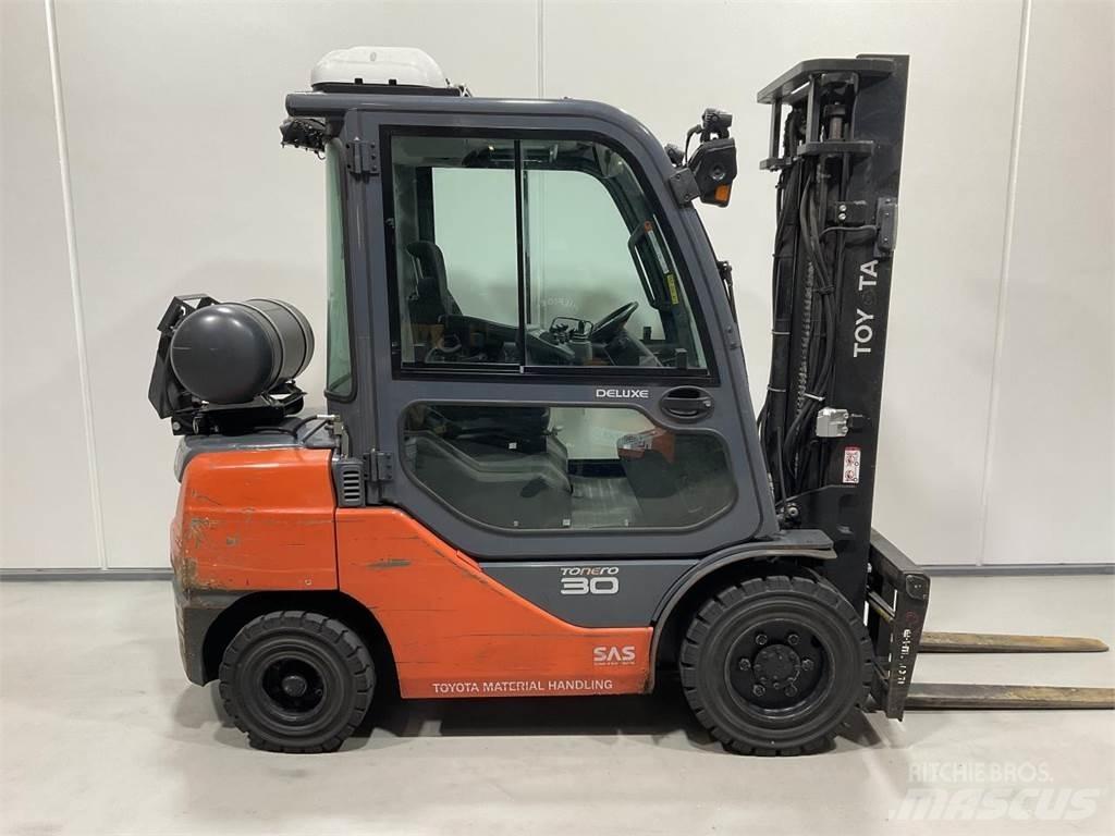 Toyota 02-8FGF30 Carretillas LPG