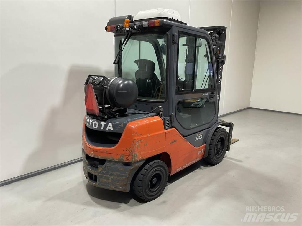 Toyota 02-8FGF30 Carretillas LPG