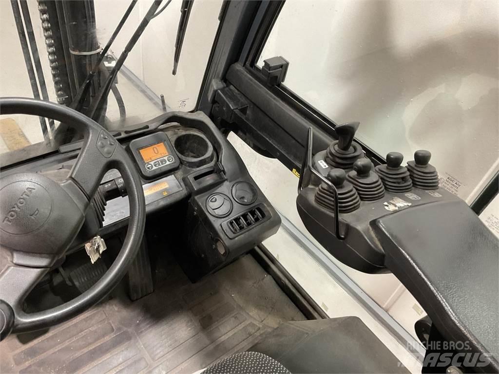 Toyota 02-8FGF30 Carretillas LPG