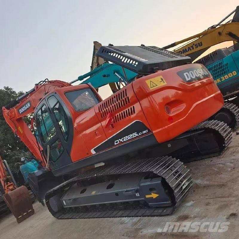 Doosan DX 225 LC Excavadoras de cadenas