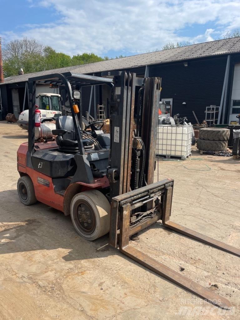 EP FG 25 Carretillas LPG