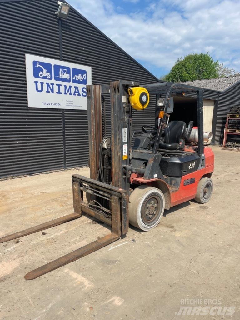 EP FG 25 Carretillas LPG