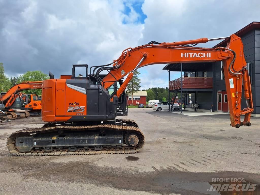 Hitachi ZX225USLC-7 Excavadoras de cadenas