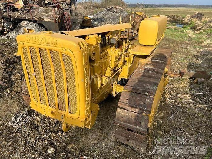 CAT D2 - Buldozer sobre oruga