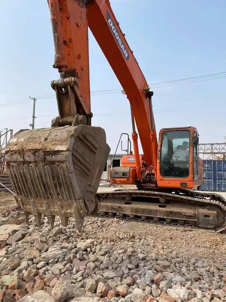 Doosan DX 225 LC Excavadoras de cadenas