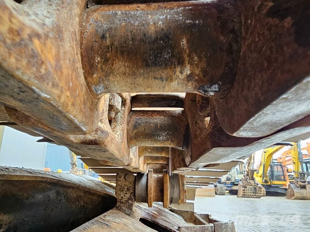 Komatsu HB215LC-2 Excavadoras de cadenas