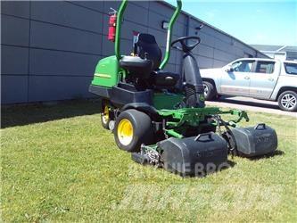 John Deere 2500 E Corta-césped de greens
