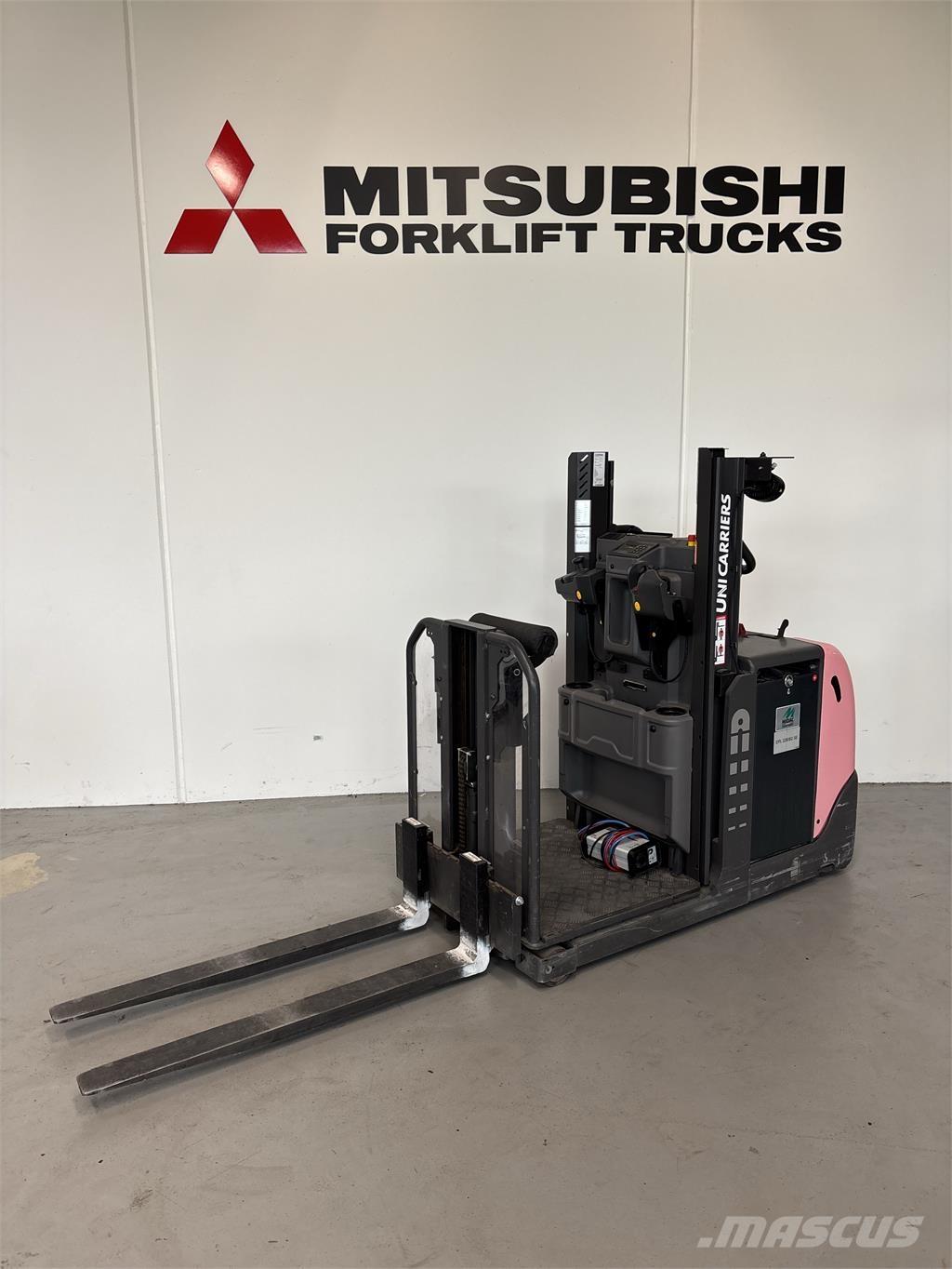 UniCarriers EPL100 Recogepedidos de baja altura