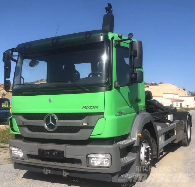 Mercedes-Benz 1829 Camiones con gancho
