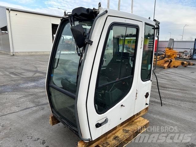 Liebherr R 317 CAB Cabinas e interior